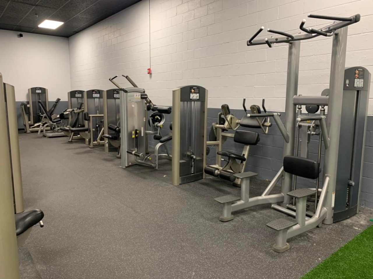 Pin select circuit machines from Life Fitness